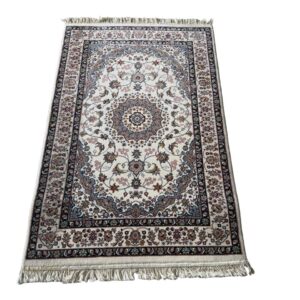Size 150 x 100 cm Machine Made